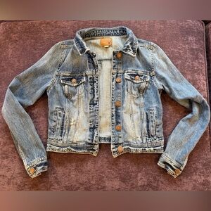 American Eagle women’s distressed fitted denim retro trucker jacket small